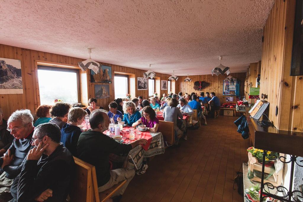 Rifugio Velo Della Madonna San Martino Di Castrozza Exterior foto